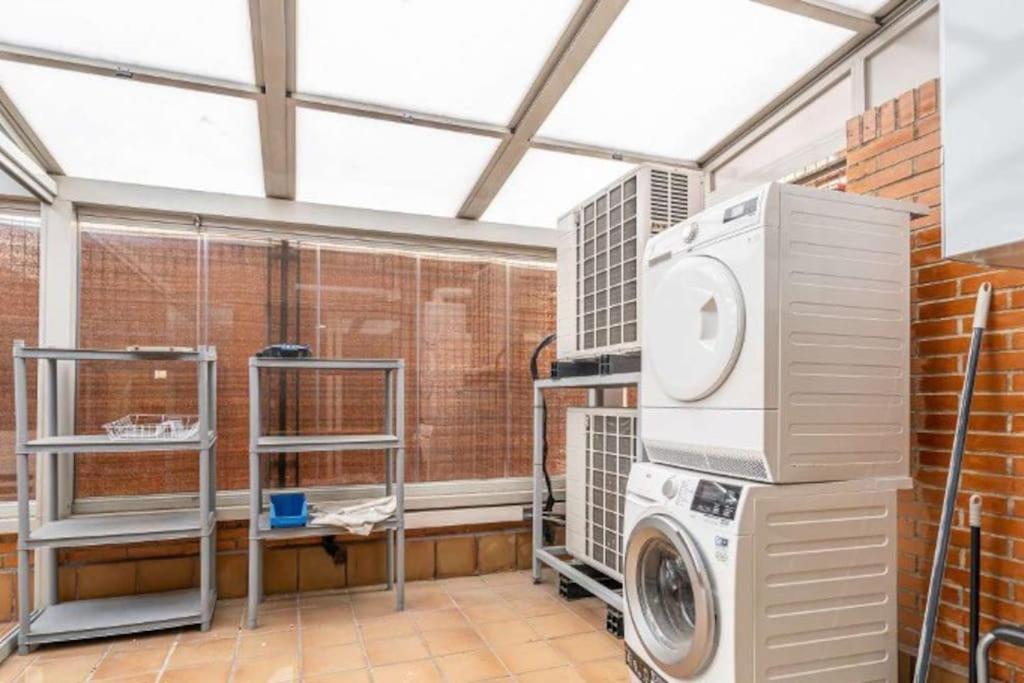 Impresionante Apartamento De 4 Dormitorios 3 Banos Y 2 Plazas De Garaje Madrid Extérieur photo