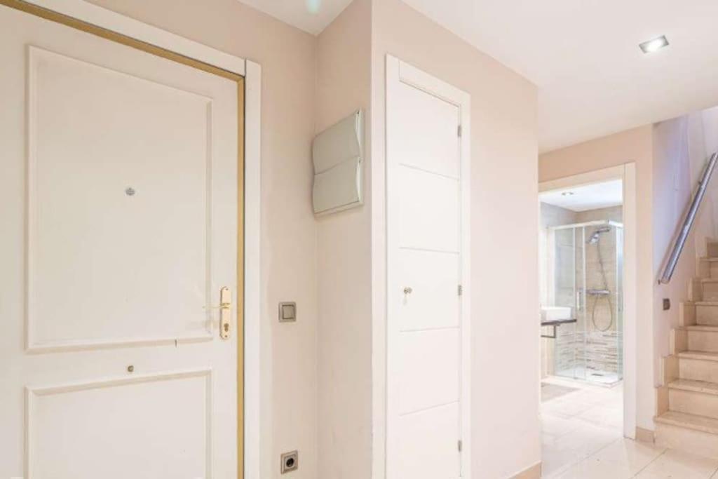 Impresionante Apartamento De 4 Dormitorios 3 Banos Y 2 Plazas De Garaje Madrid Extérieur photo