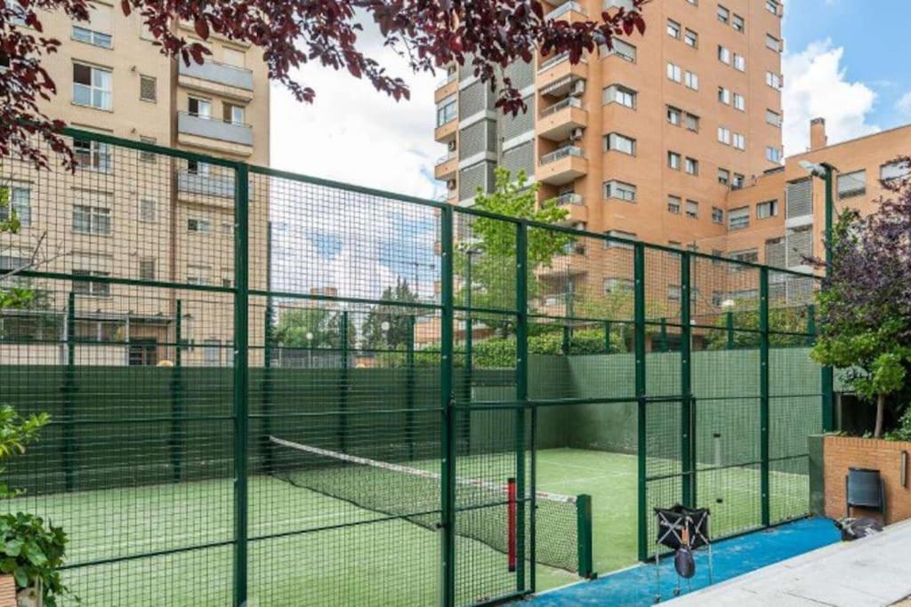 Impresionante Apartamento De 4 Dormitorios 3 Banos Y 2 Plazas De Garaje Madrid Extérieur photo
