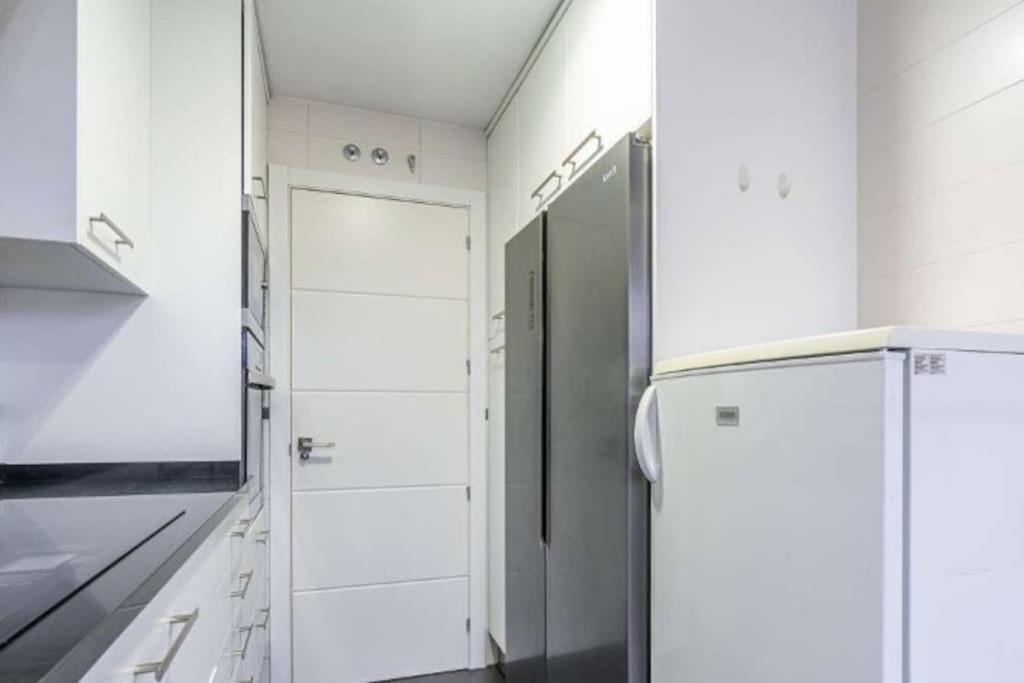 Impresionante Apartamento De 4 Dormitorios 3 Banos Y 2 Plazas De Garaje Madrid Extérieur photo